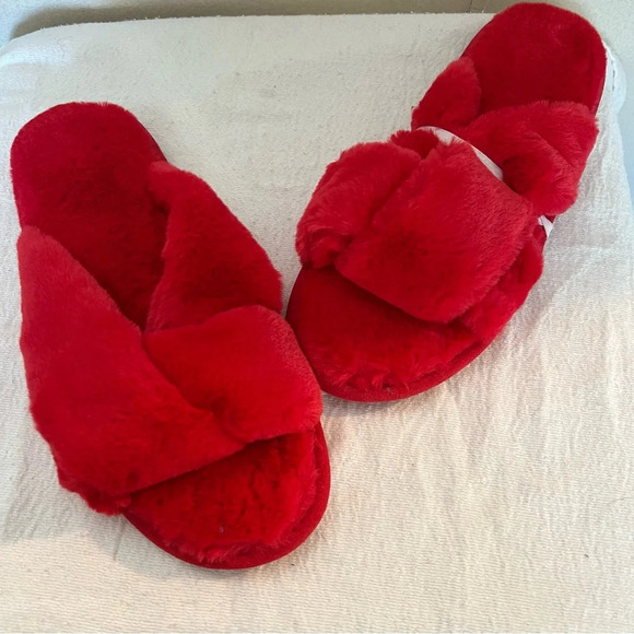 LOFT Slippers Size M 7/8 Fuzzy Faux Fur Slip On Shoes in Tango Red - Picture 2 of 5
